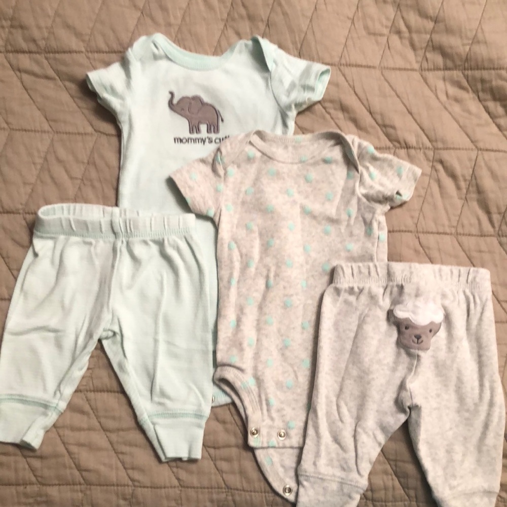 2 outfit set by Carter’s 0-3 months